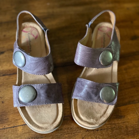 Comfortiva Shoes - Comfortiva Pamela Wedge II Sandal - Beta Grey
